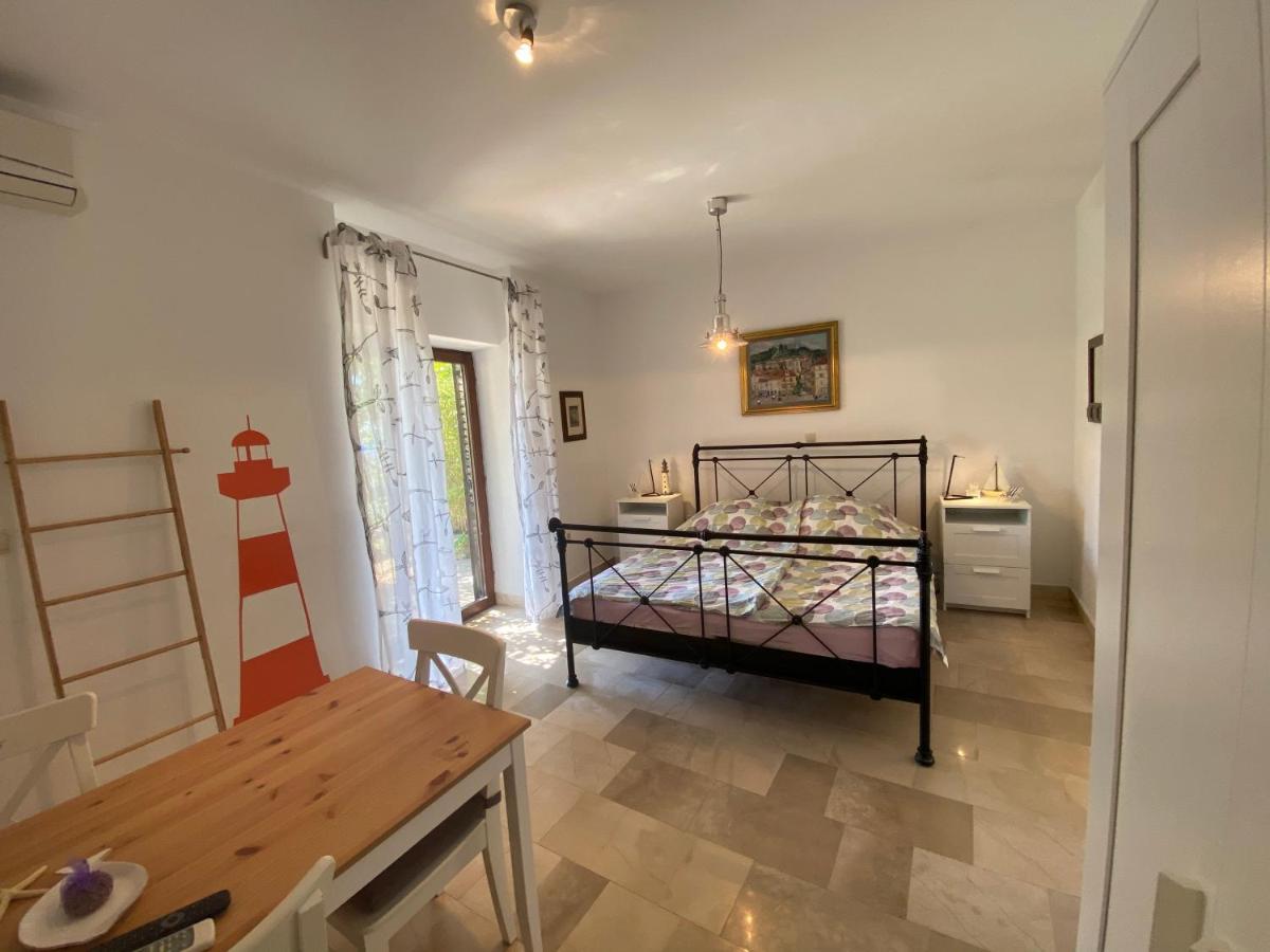Villa Marijam Хвар Екстериор снимка