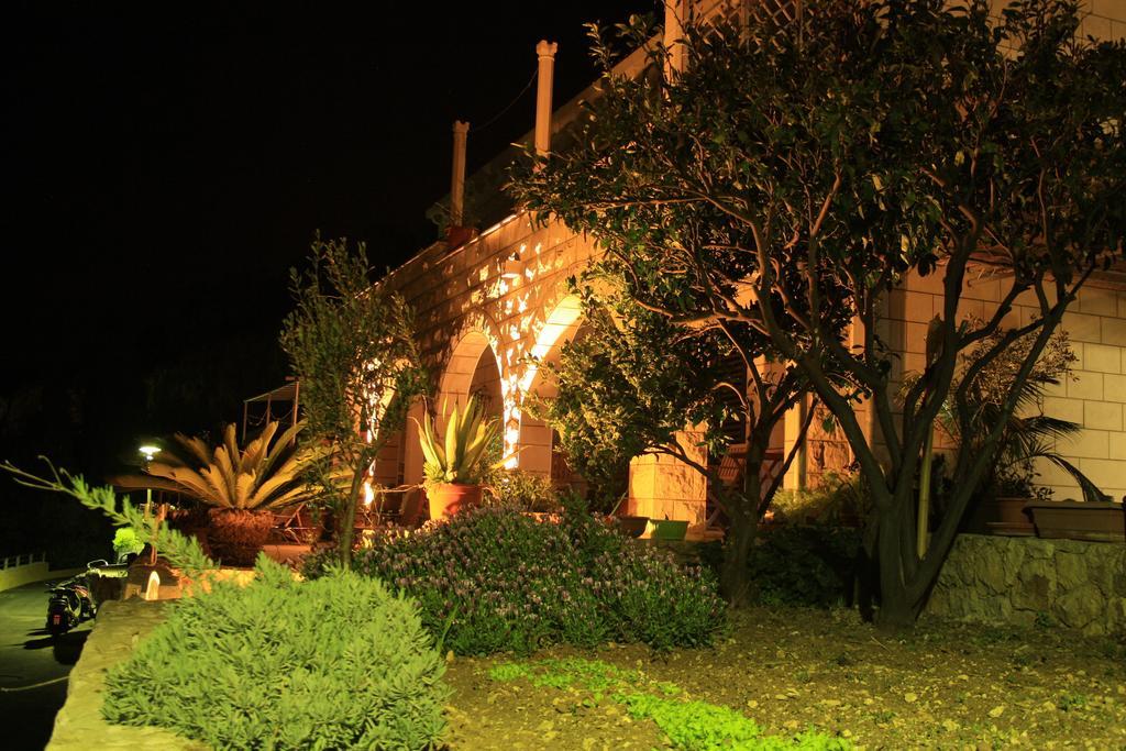 Villa Marijam Хвар Екстериор снимка